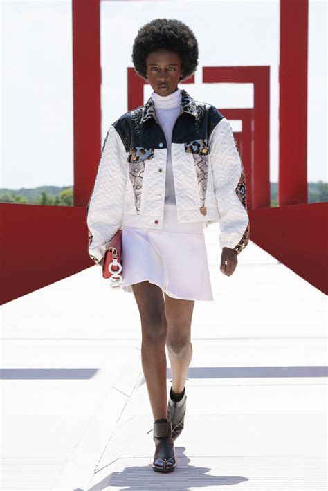 louis vuitton vouge|louis vuitton fashion show vogue.